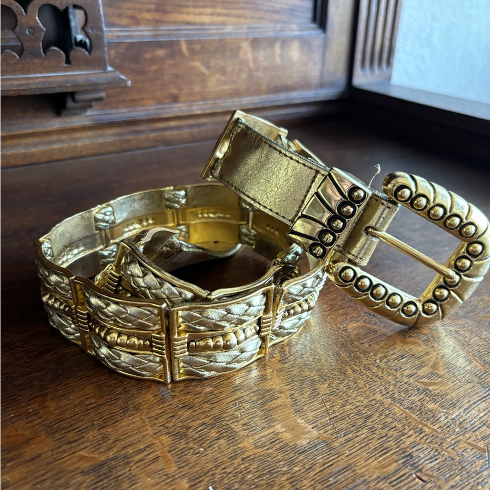 NWOT-HANDCRAFTED VINTAGE CAPTIVA LUX GOLD LEATHER BELT